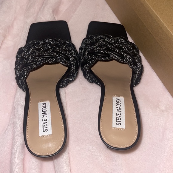 Women’s steve madden black heel 8.5 never worn - Picture 2 of 4